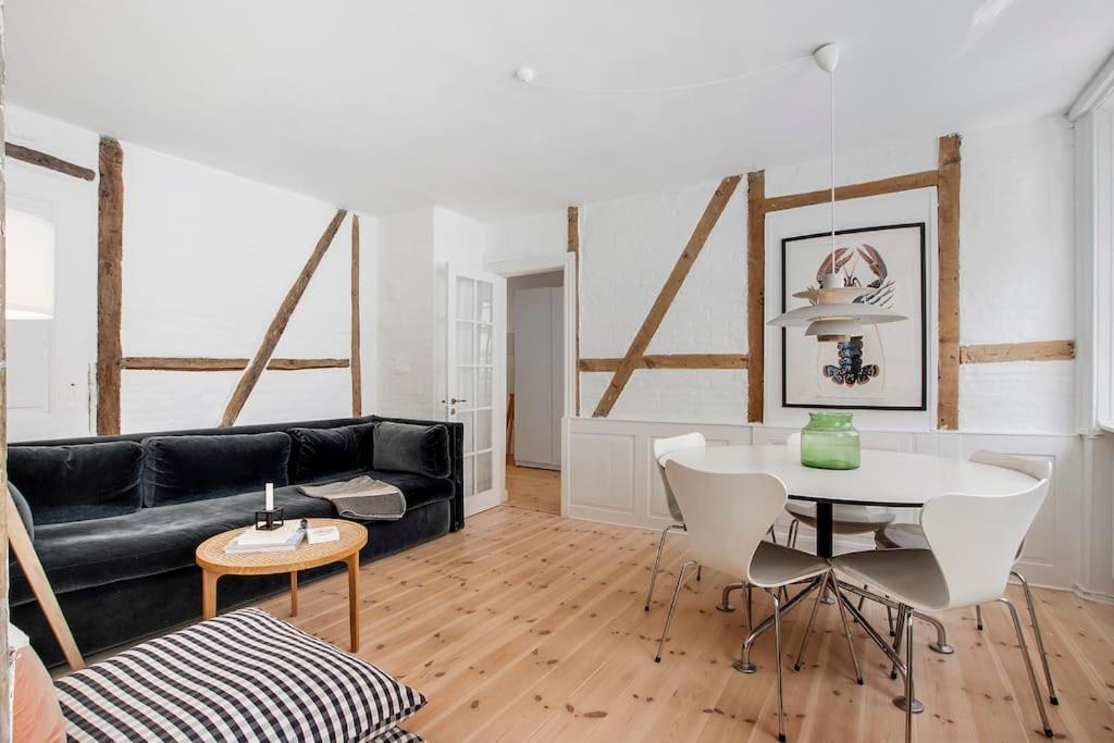 H.c. Andersens Hang Around Apartamento *